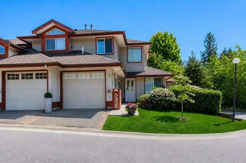 42 22740 116 AVENUE - photo 2 of 36