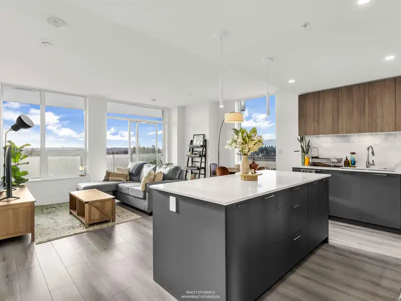 608 8551 201 STREET - photo 2 of 35