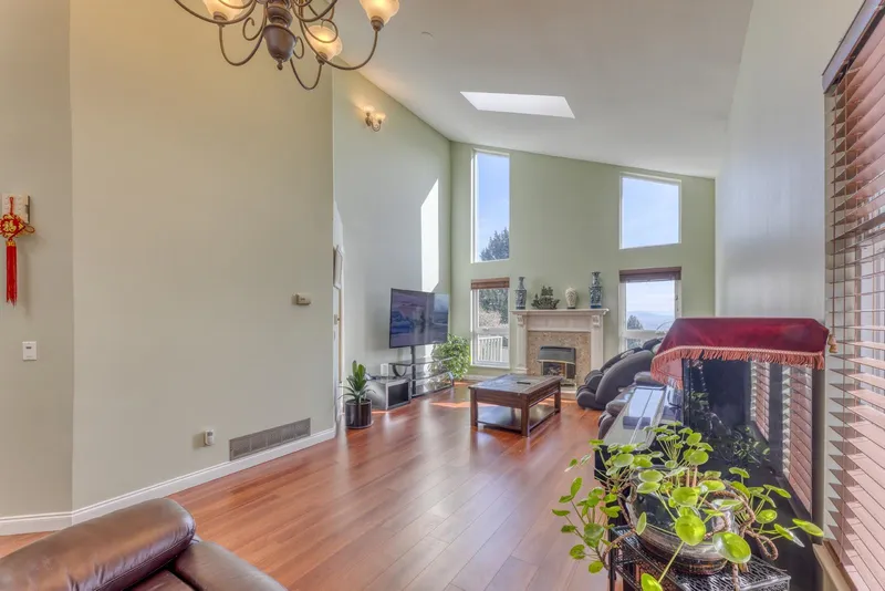 2750 WESTLAKE DRIVE - photo 3 of 25