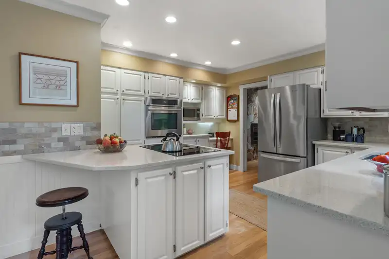 13247 17A AVENUE - photo 3 of 28