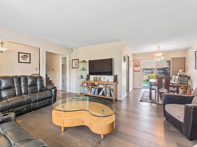 5259 OAK PLACE - photo 3 of 16