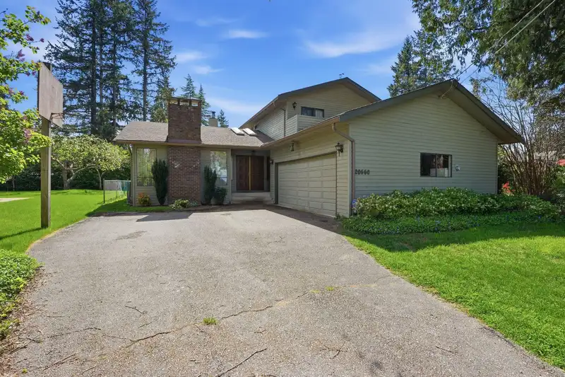 20660 46A AVE AVENUE - photo 1 of 40