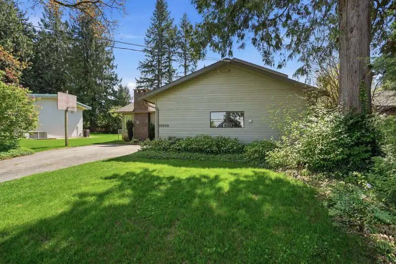 20660 46A AVE AVENUE - photo 2 of 40