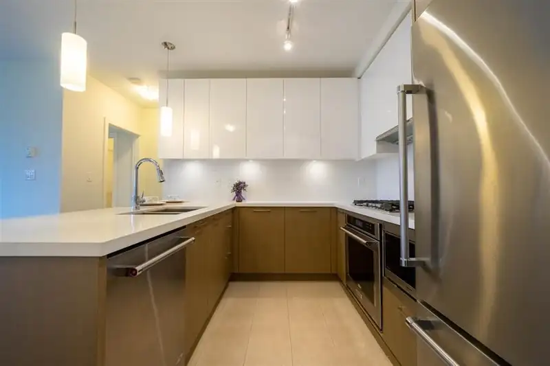 1905 3080 LINCOLN AVENUE - photo 3 of 25