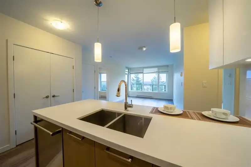 1905 3080 LINCOLN AVENUE - photo 4 of 25