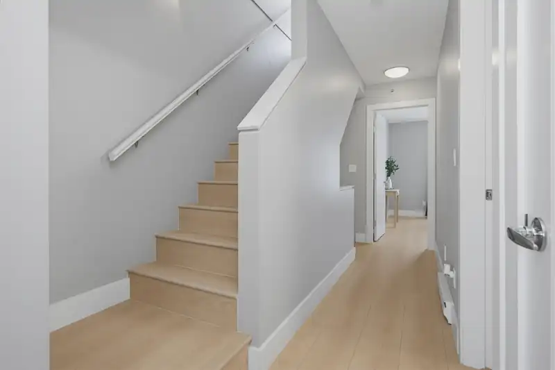 93 15833 26 AVENUE - photo 4 of 27