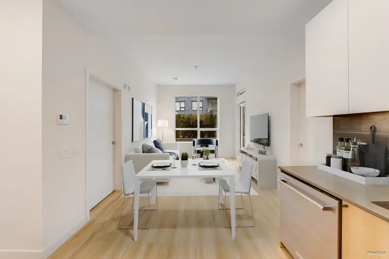 102 645 COMO LAKE AVENUE - photo 3 of 25