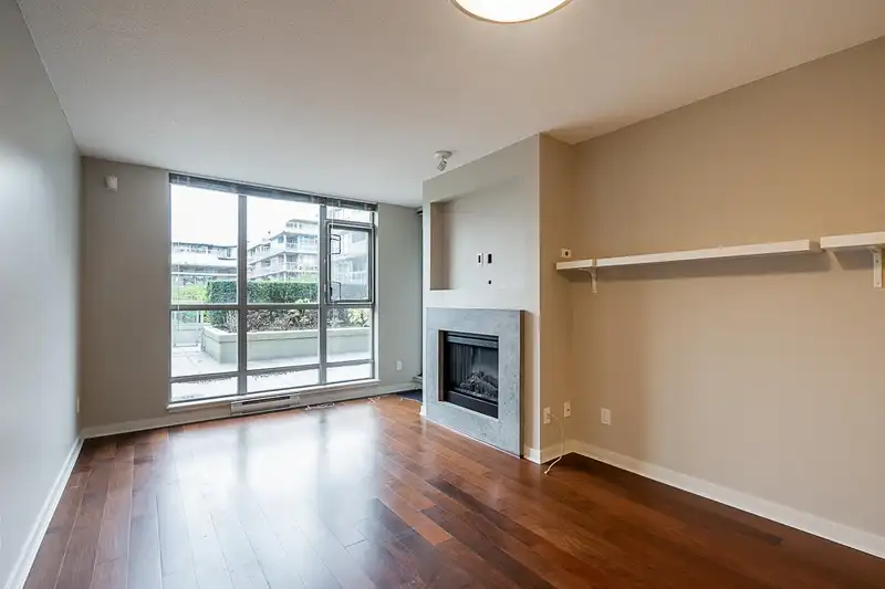 116 9371 HEMLOCK DRIVE - photo 2 of 34