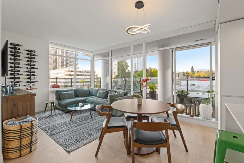 504 2181 MADISON AVENUE - photo 2 of 25