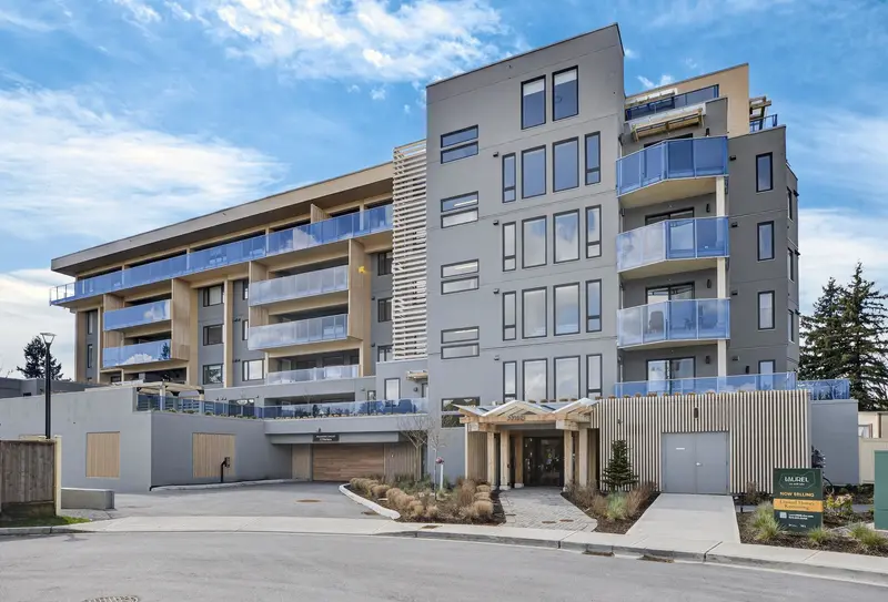 401 33160 PLAXTON CRESCENT - photo 2 of 25