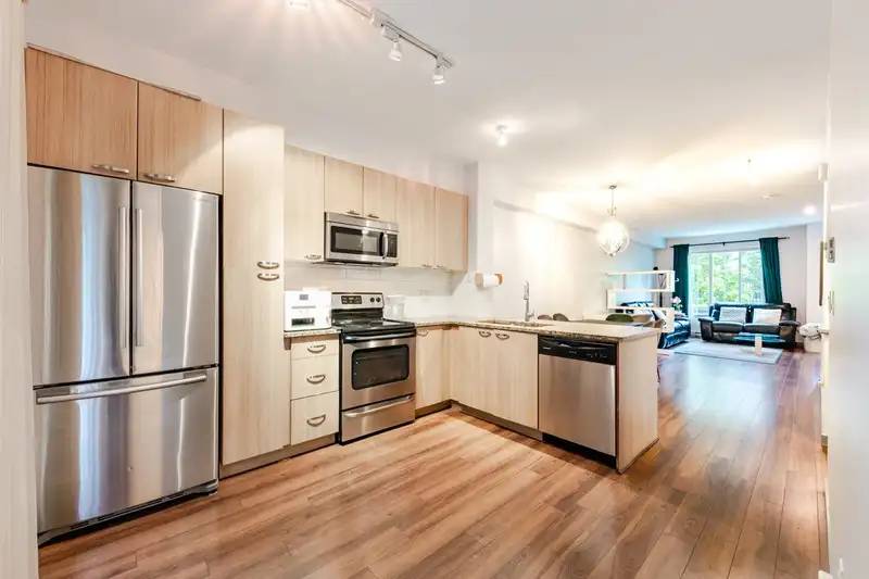 142 14833 61 AVENUE - photo 1 of 27