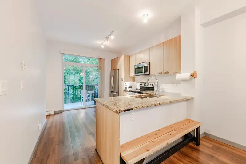 142 14833 61 AVENUE - photo 2 of 27