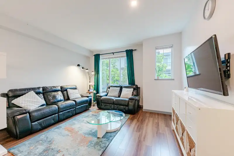 142 14833 61 AVENUE - photo 3 of 27