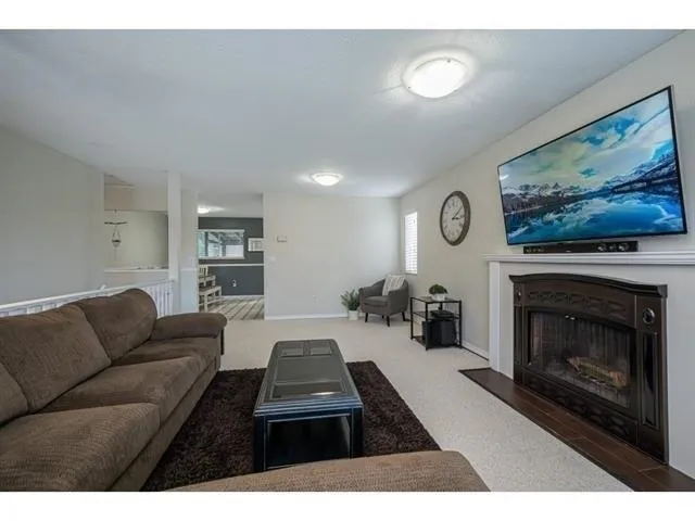 13526 64A AVENUE - photo 2 of 25