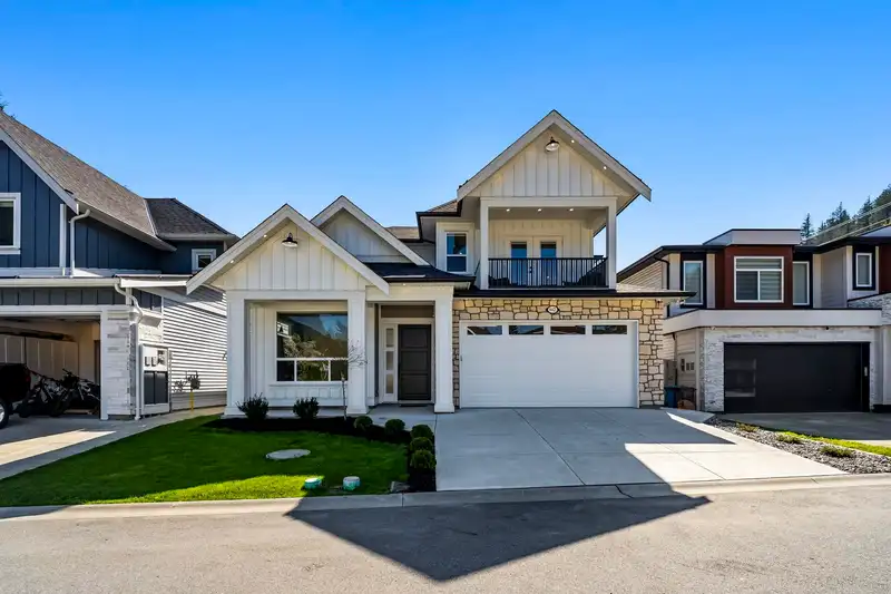 862 WILLOW PLACE - photo 1 of 40