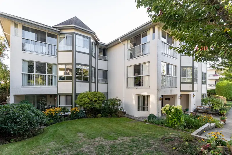 204 15130 ROPER AVENUE - photo 2 of 25