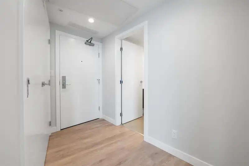 2909 567 EMERSON STREET - photo 3 of 34