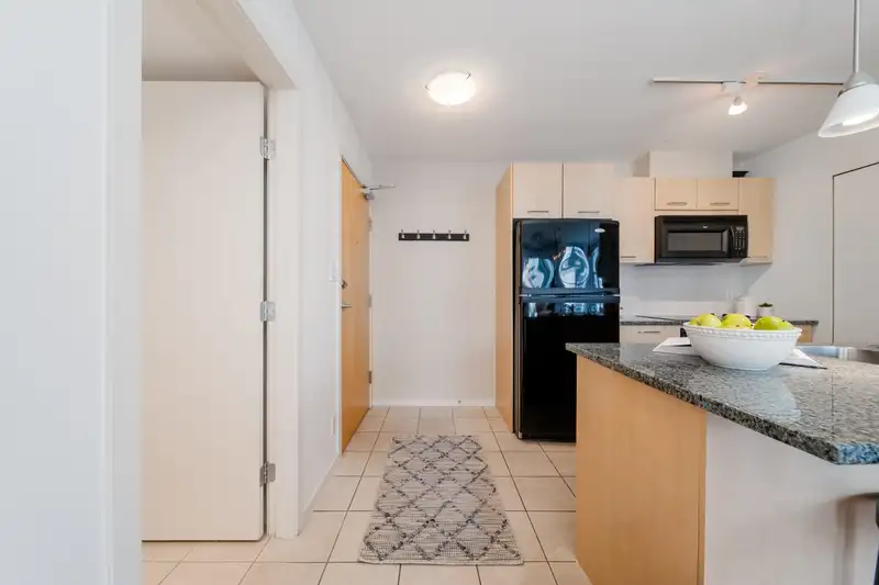 602 1155 SEYMOUR STREET - photo 2 of 39