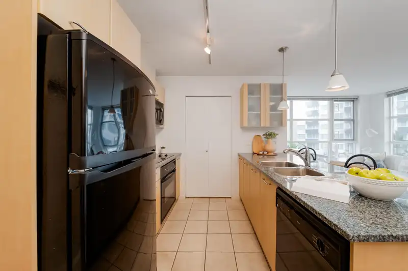 602 1155 SEYMOUR STREET - photo 4 of 39