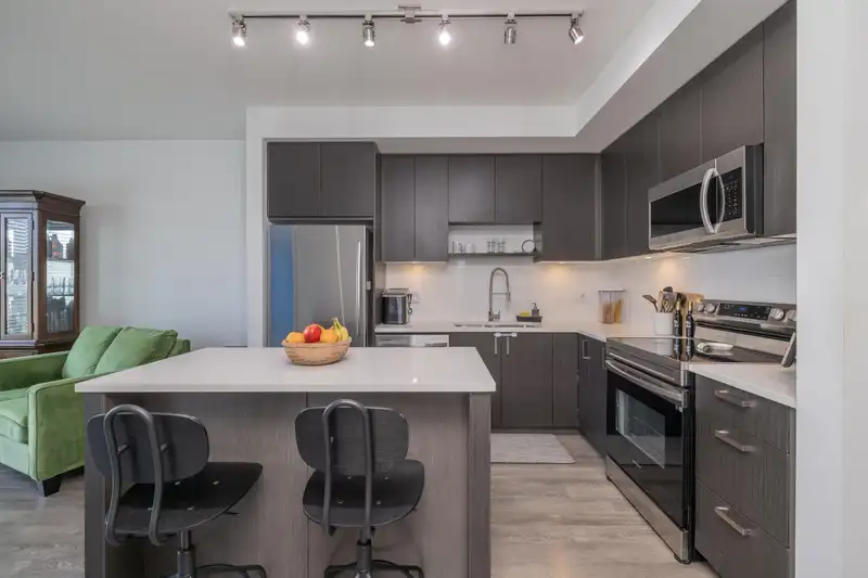 212 13623 81A AVENUE - photo 3 of 33