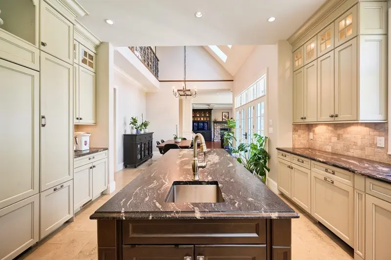 1373 GLENBROOK STREET - photo 4 of 25