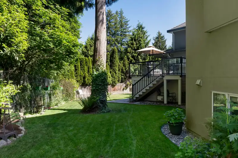 10172 159 STREET - photo 3 of 40