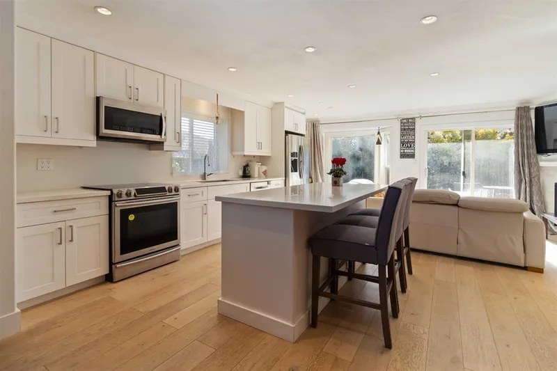 4881 63A STREET - photo 2 of 11