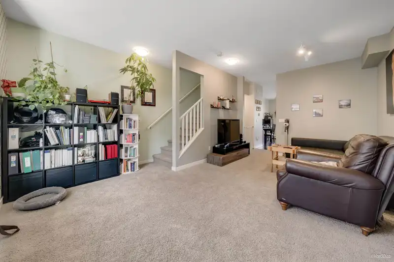 14 6956 193 STREET - photo 2 of 31