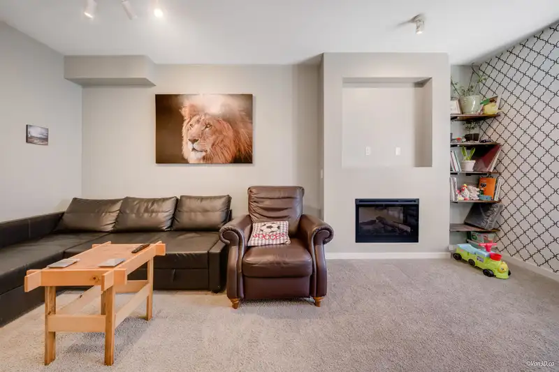 14 6956 193 STREET - photo 4 of 31