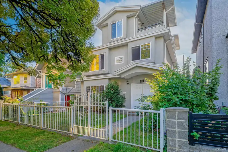 4761 GLADSTONE STREET - photo 2 of 35