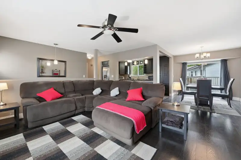 8912 213 STREET - photo 3 of 32