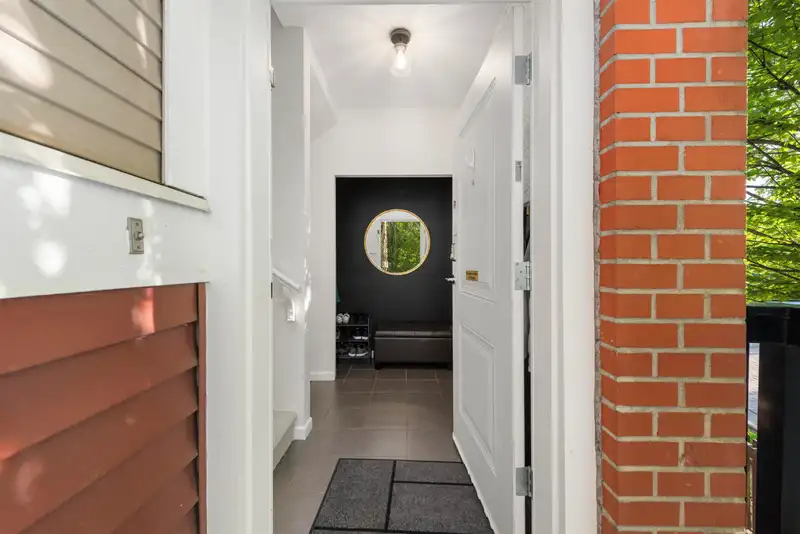 1 19505 68A AVENUE - photo 2 of 40