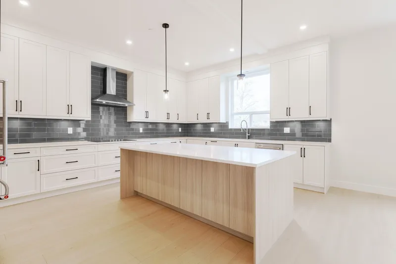 11002 243B STREET - photo 4 of 25