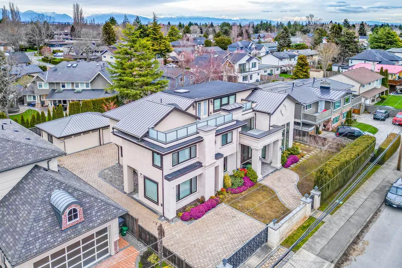 3071 STEVESTON HIGHWAY - photo 2 of 25