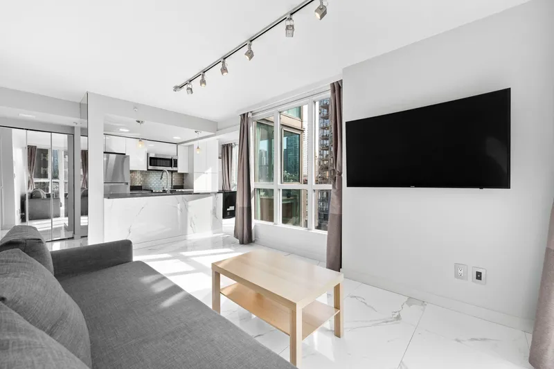 702 1188 HOWE STREET - photo 3 of 25