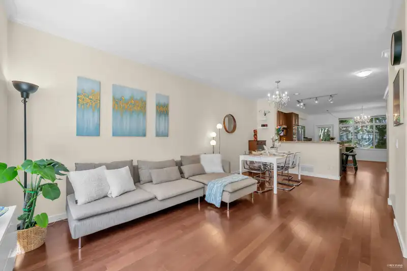 52 15151 34 AVENUE - photo 1 of 27