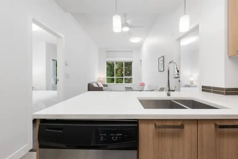 402 10455 154 STREET - photo 4 of 33