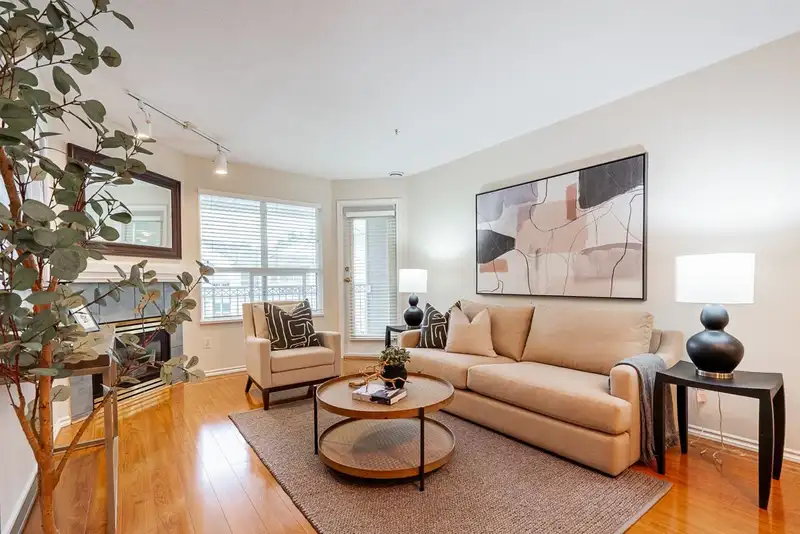 421 8068 120A STREET - photo 2 of 20