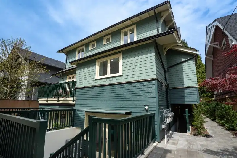 2012 W 15TH AVENUE - photo 4 of 37