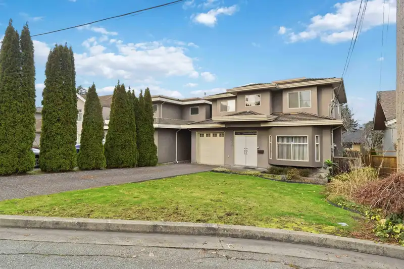 4553 ELLERTON COURT - photo 1 of 38