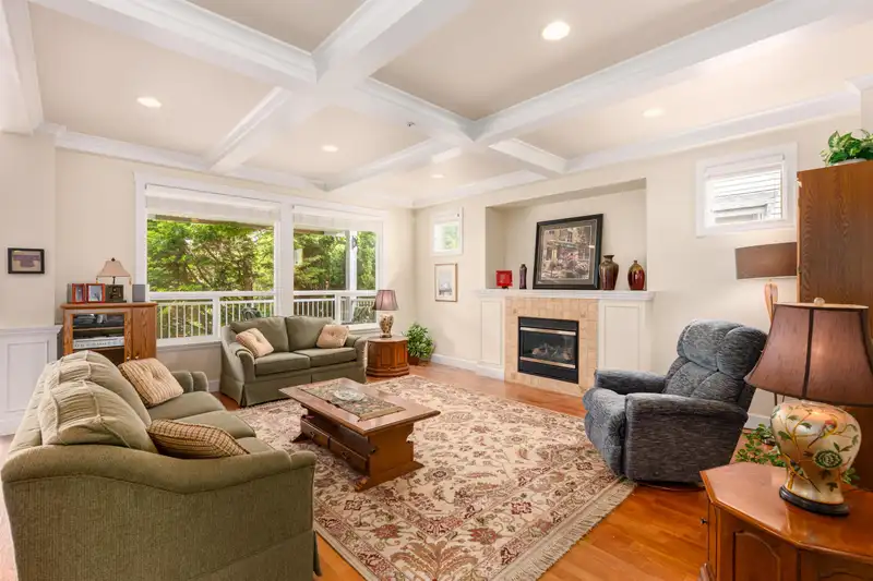 11271 SOUTHGATE ROAD - photo 2 of 27