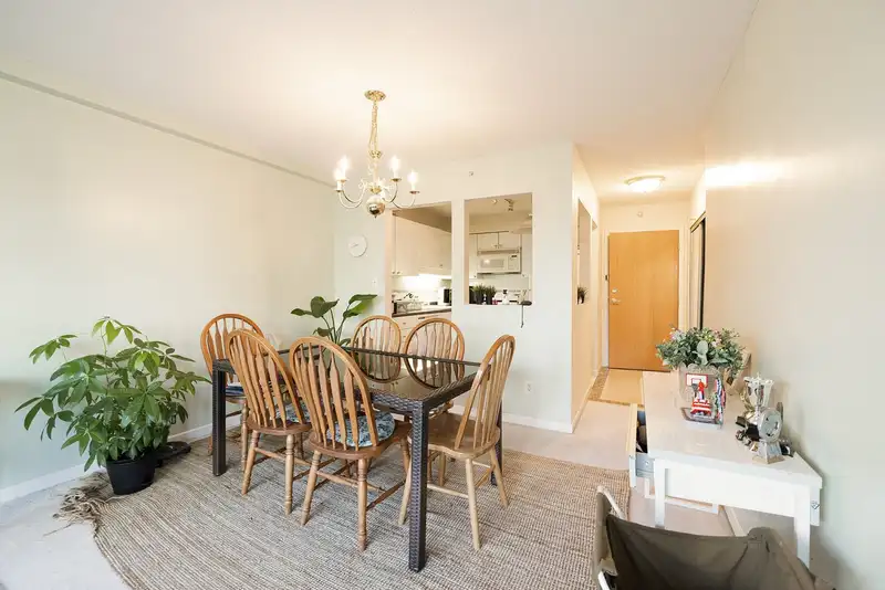 502 8238 SABA ROAD - photo 4 of 13