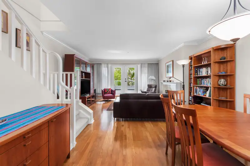 202 3189 CAMOSUN STREET - photo 4 of 25