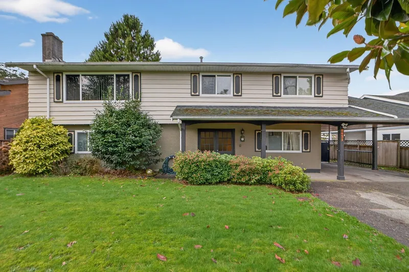 9631 GILBERT CRESCENT - photo 3 of 25