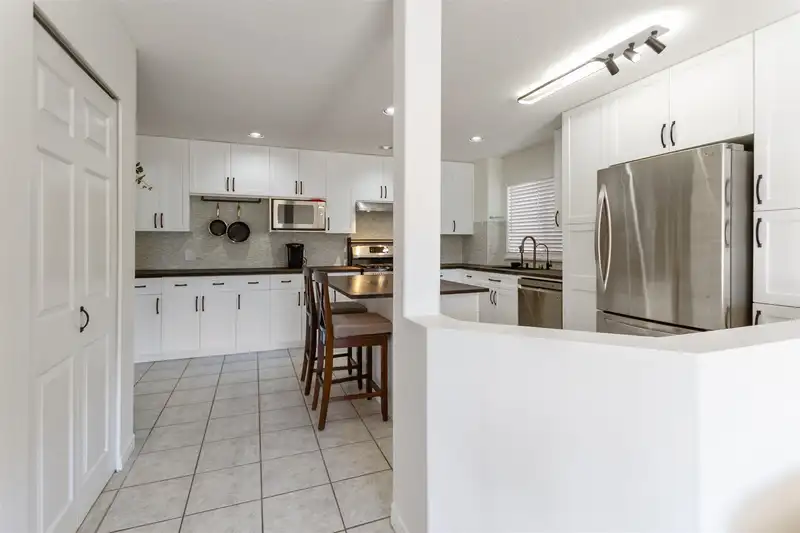 5 1615 SHAUGHNESSY STREET - photo 4 of 26