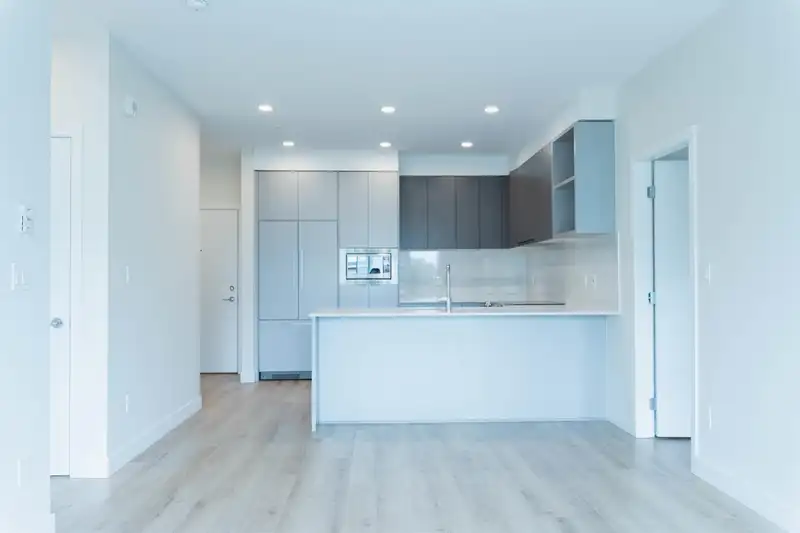 210 1892 STARLING DRIVE - photo 3 of 22