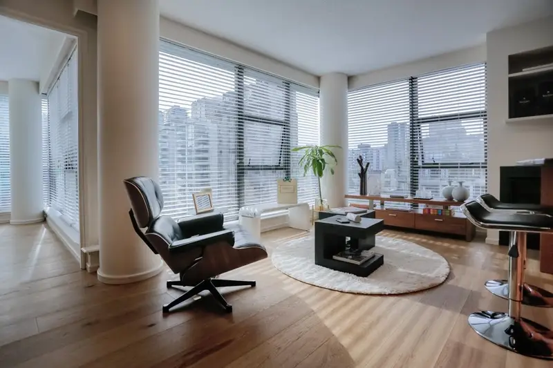 1001 1723 ALBERNI STREET - photo 1 of 16