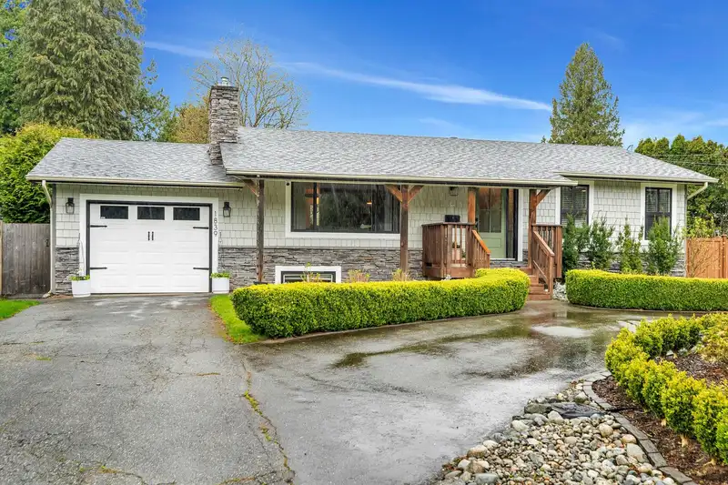 1839 DAHL CRESCENT - photo 1 of 40