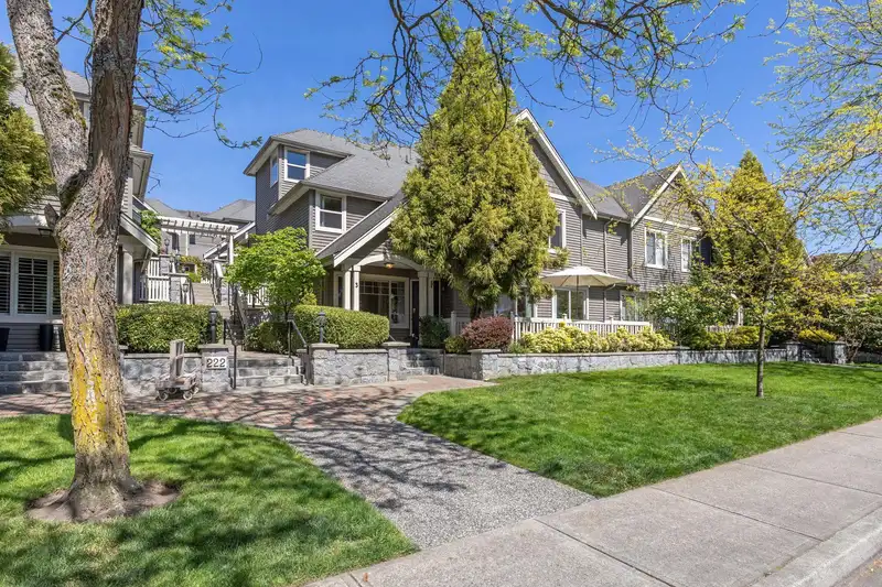 3 222 E 5TH STREET - photo 1 of 38