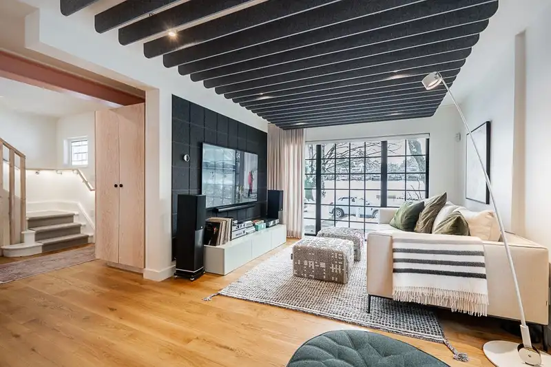 769 W 20TH AVENUE - photo 3 of 40